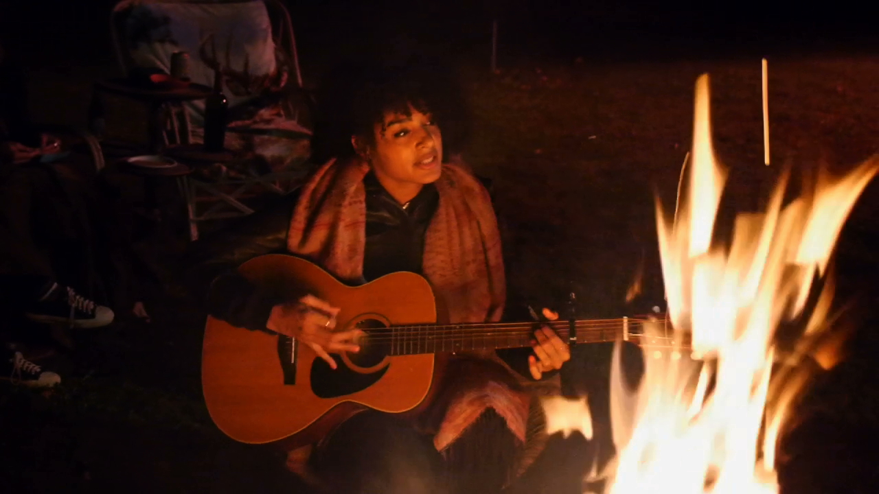 Simi Stone - social media content